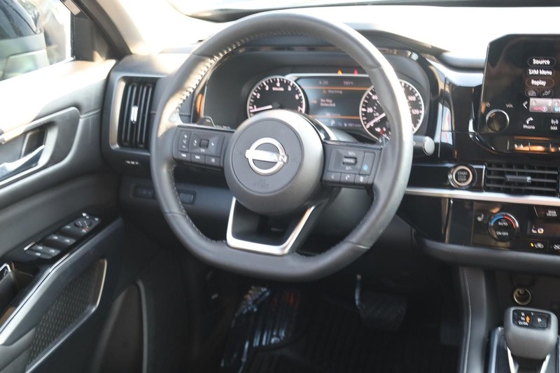 Nissan Pathfinder Vehicle Image 28