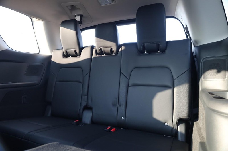 Nissan Pathfinder Vehicle Image 30