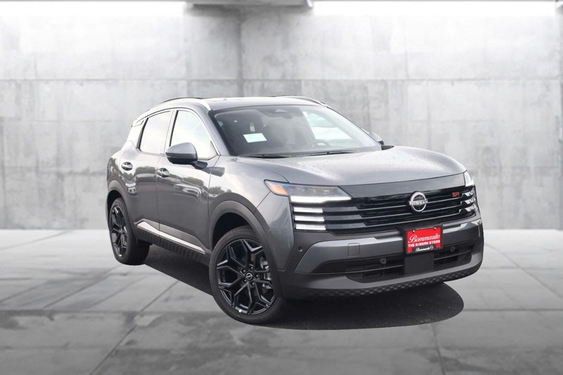 Nissan Kicks Vehicle Image 02