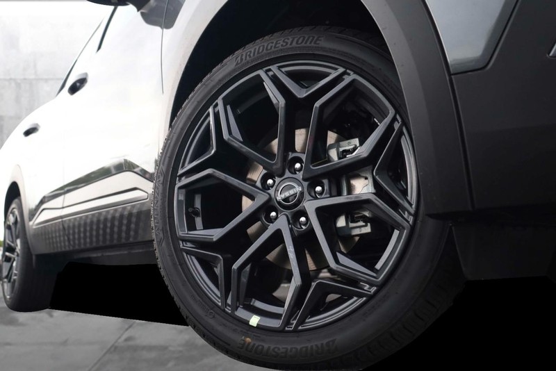 Nissan Kicks Vehicle Image 03