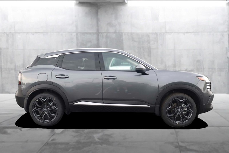 Nissan Kicks Vehicle Image 05