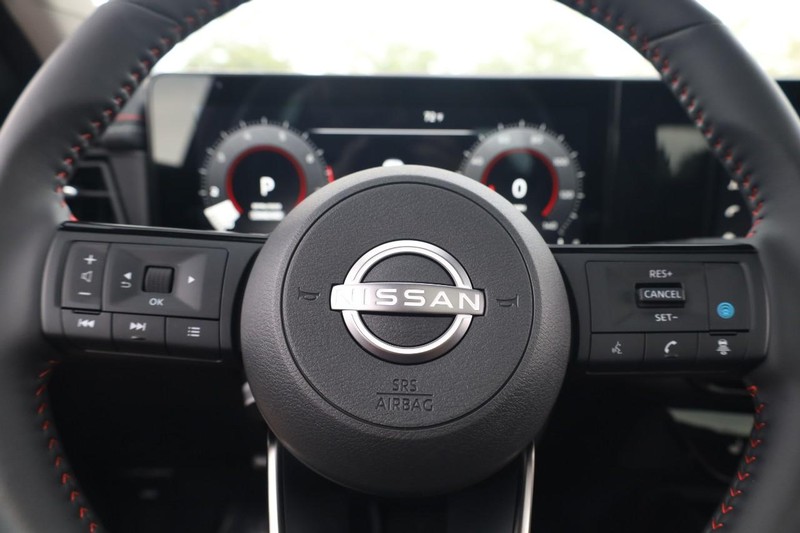 Nissan Kicks Vehicle Image 11