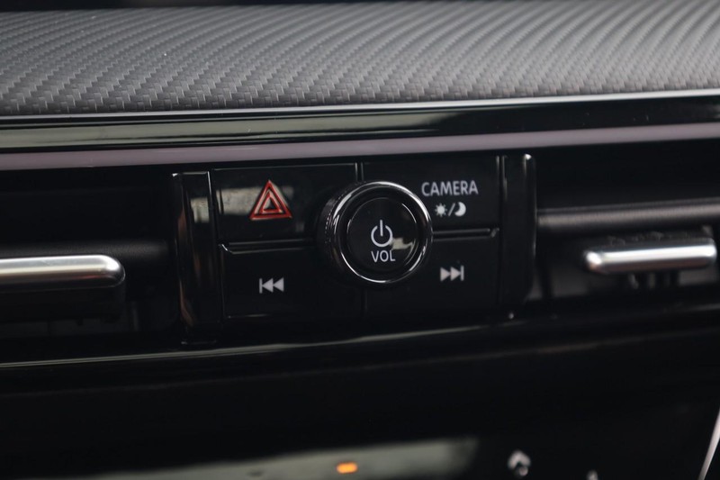 Nissan Kicks Vehicle Image 15