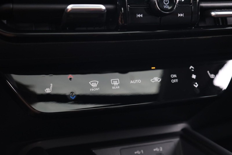 Nissan Kicks Vehicle Image 16