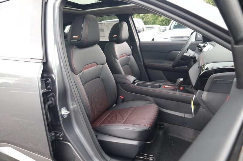 Nissan Kicks Vehicle Image 27