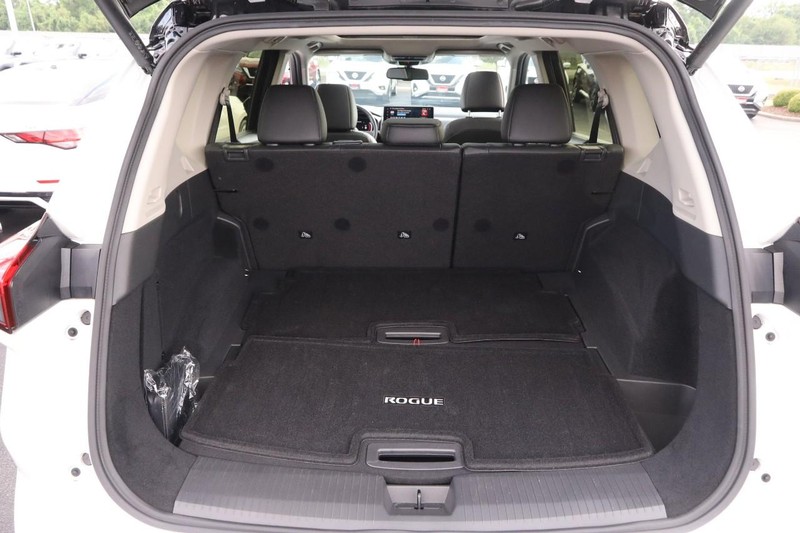 Nissan Rogue Vehicle Image 07