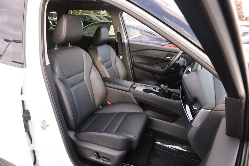 Nissan Rogue Vehicle Image 27