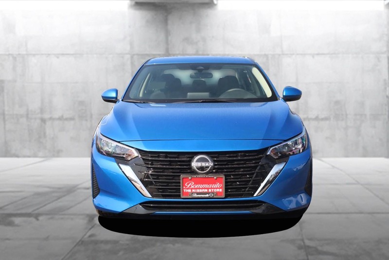 Nissan Sentra Vehicle Image 04