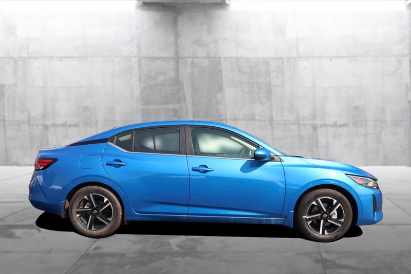 Nissan Sentra Vehicle Image 05