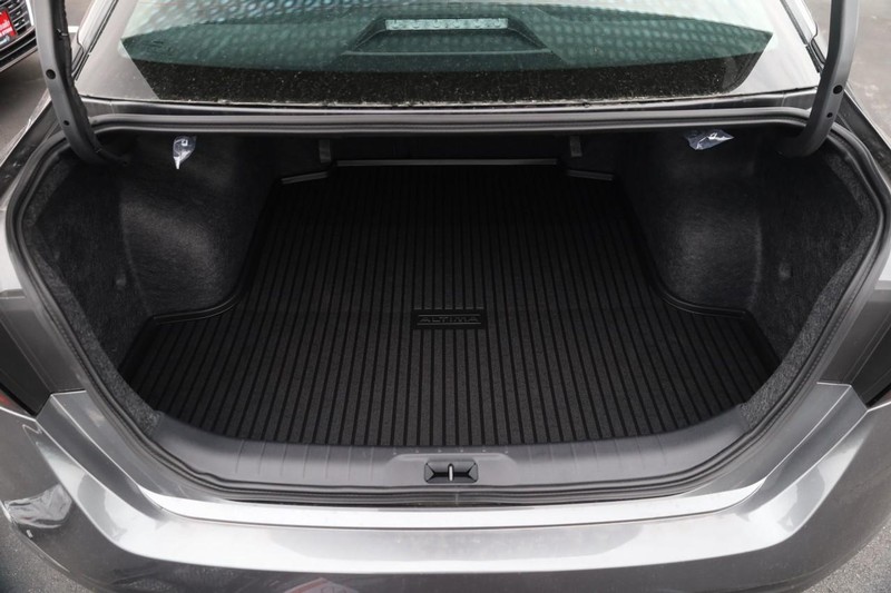 Nissan Altima Vehicle Image 07