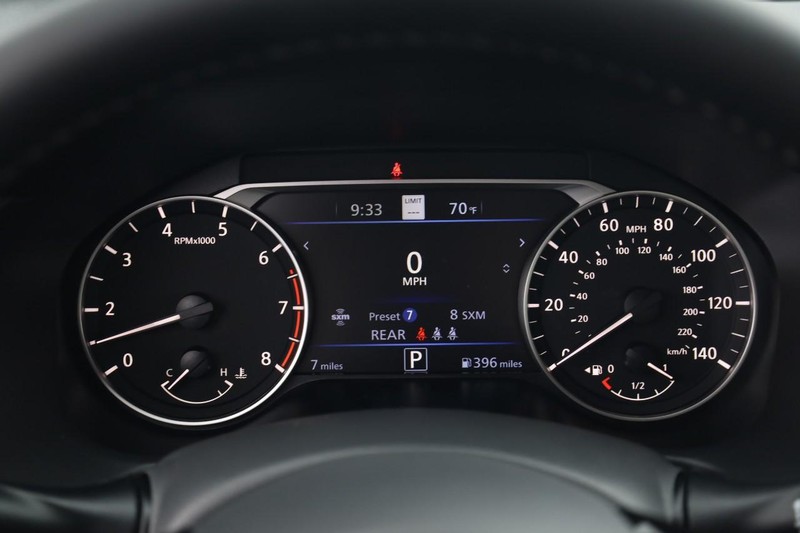 Nissan Altima Vehicle Image 11
