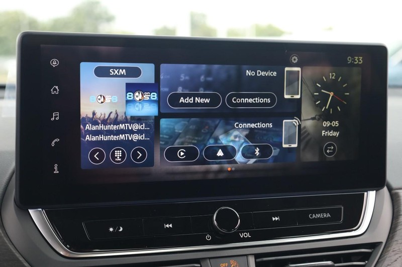 Nissan Altima Vehicle Image 12