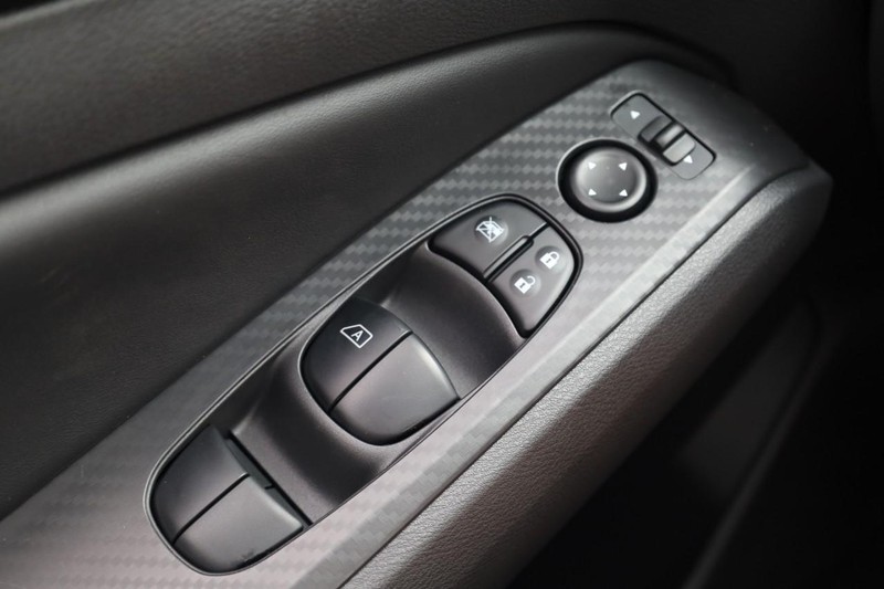 Nissan Altima Vehicle Image 19