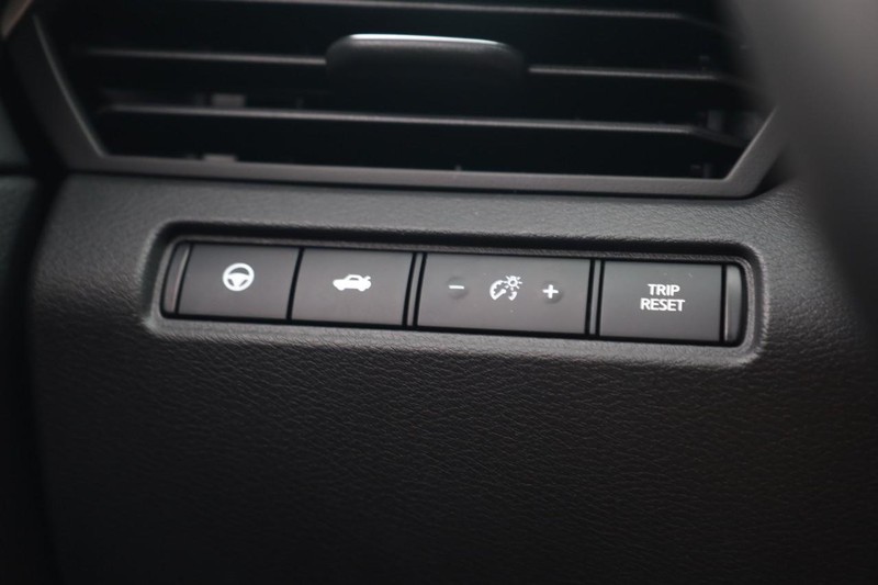 Nissan Altima Vehicle Image 20