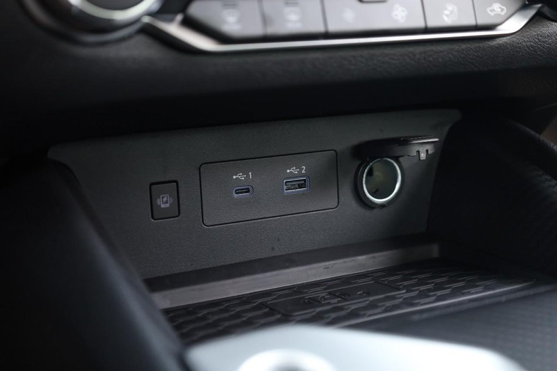 Nissan Altima Vehicle Image 15