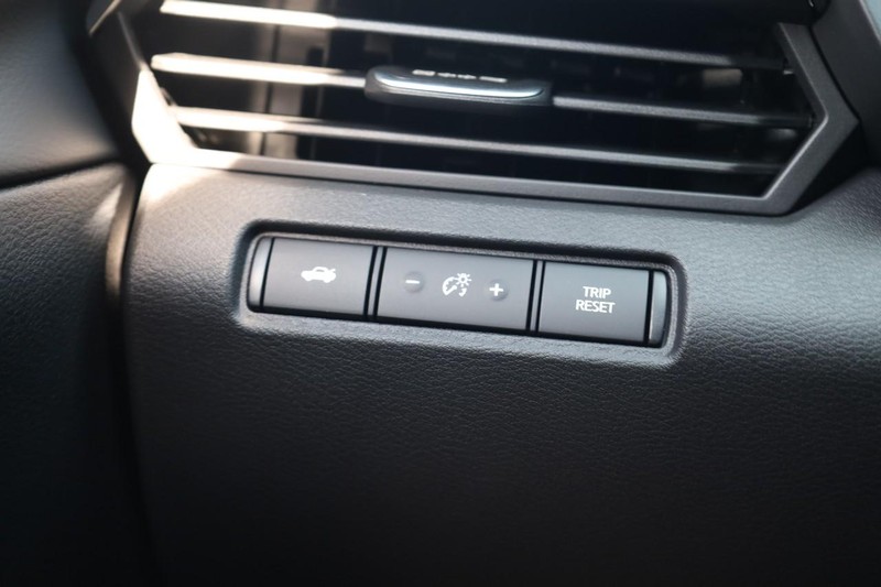 Nissan Altima Vehicle Image 19
