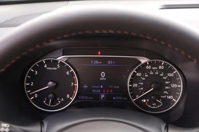 Nissan Altima Vehicle Image 13