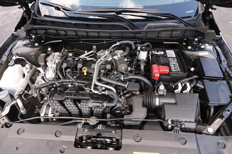 Nissan Altima Vehicle Image 25