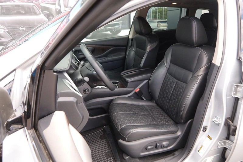 Nissan Murano Vehicle Image 10