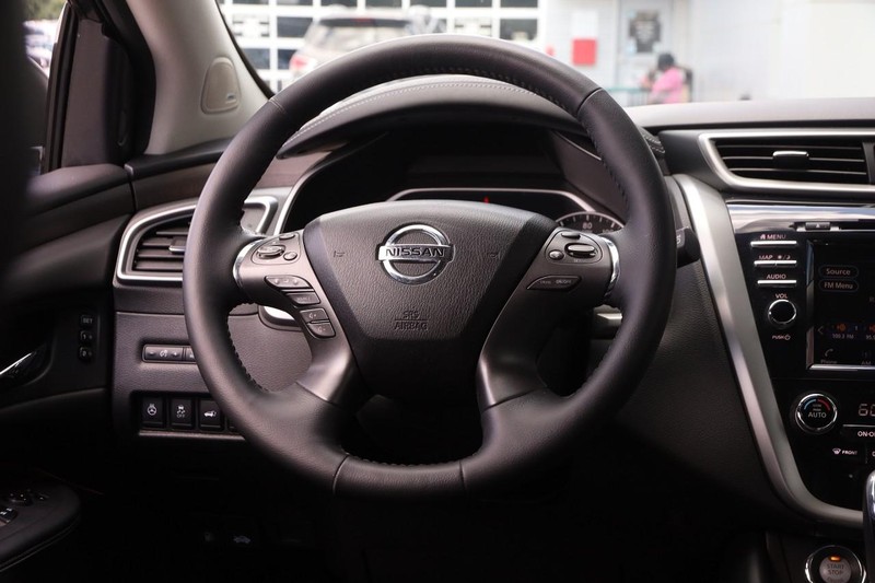 Nissan Murano Vehicle Image 24