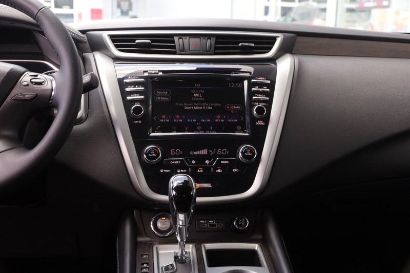 Nissan Murano Vehicle Image 25