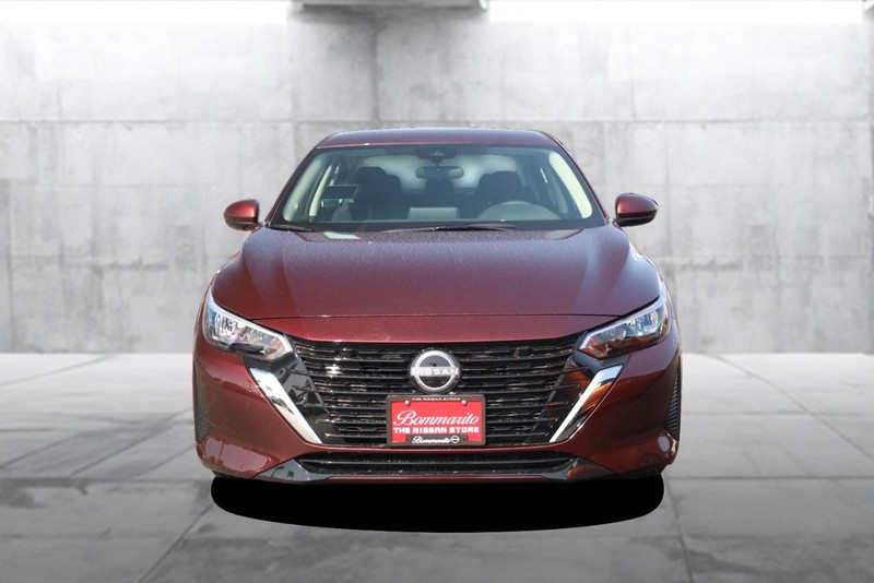 Nissan Sentra Vehicle Image 04