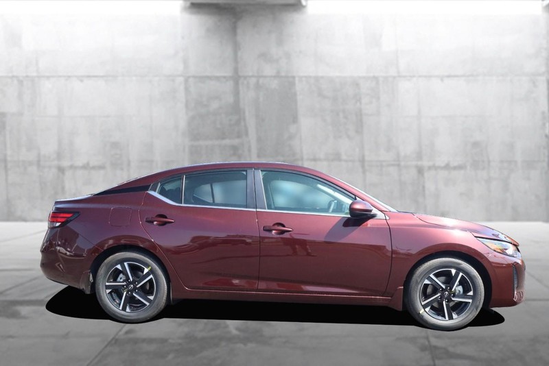 Nissan Sentra Vehicle Image 05