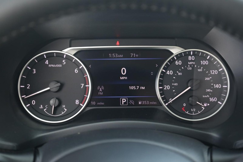 Nissan Sentra Vehicle Image 10