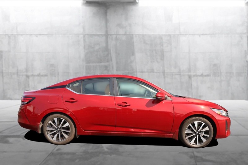 Nissan Sentra Vehicle Image 05
