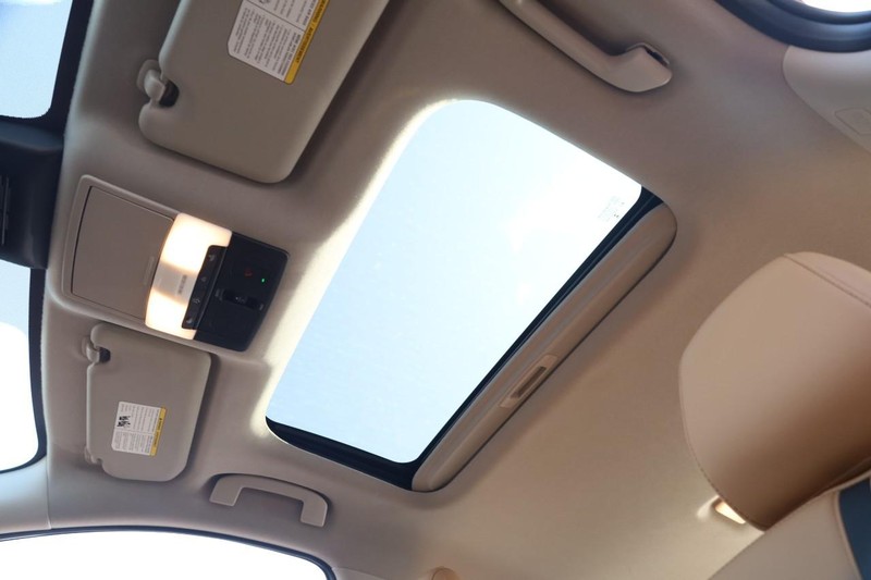 Nissan Sentra Vehicle Image 08