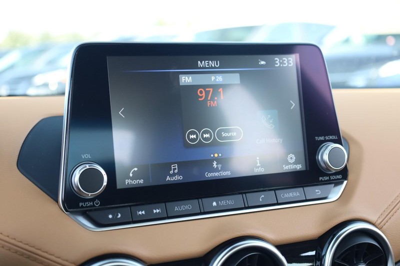 Nissan Sentra Vehicle Image 12