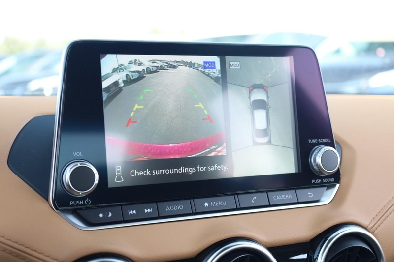 Nissan Sentra Vehicle Image 13