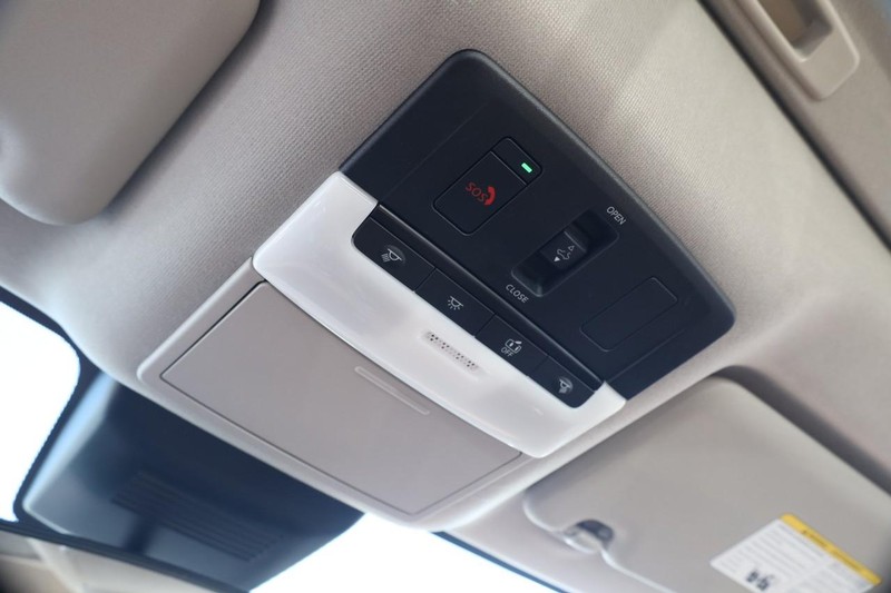 Nissan Sentra Vehicle Image 17