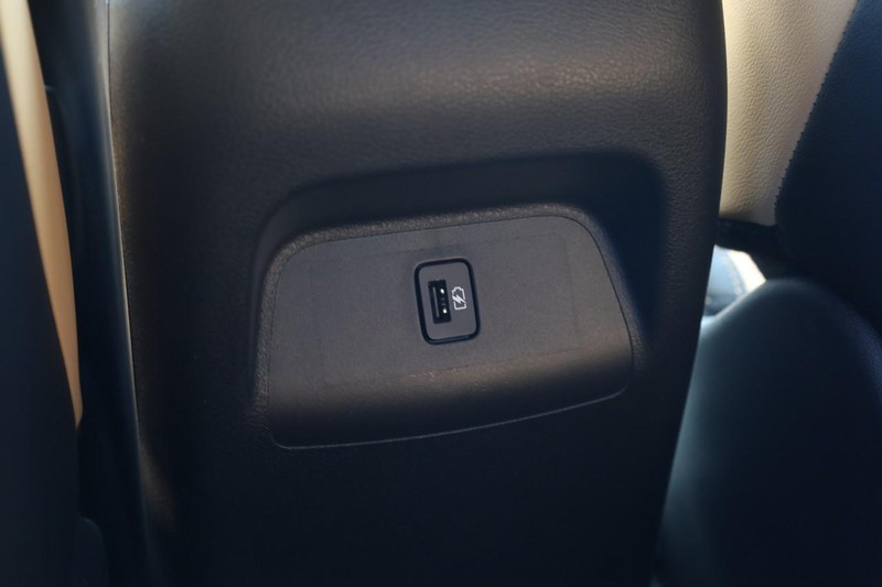 Nissan Sentra Vehicle Image 21