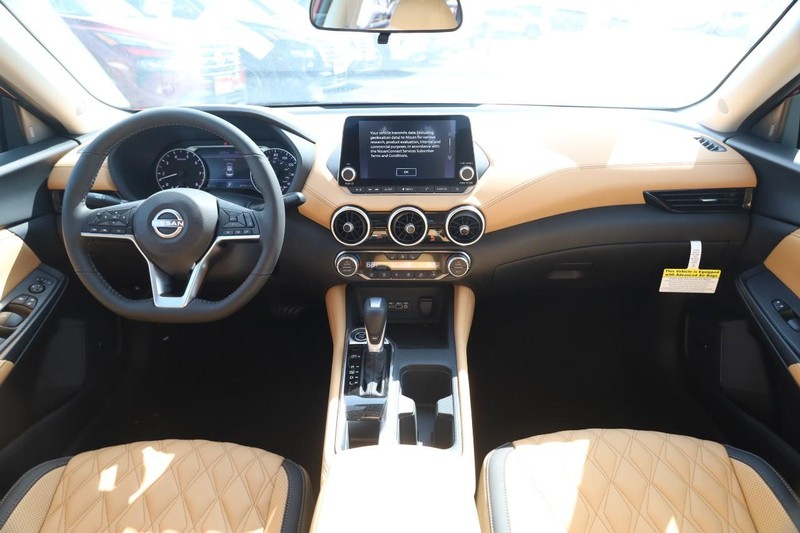 Nissan Sentra Vehicle Image 22