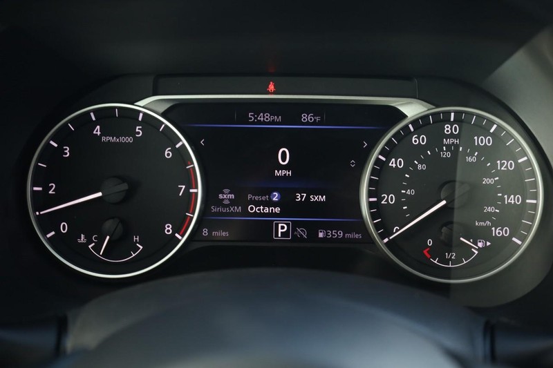 Nissan Sentra Vehicle Image 10