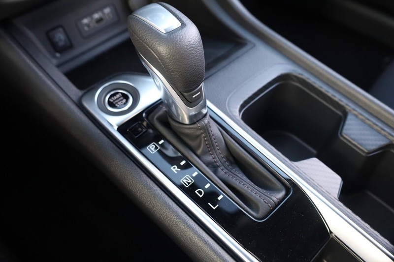Nissan Sentra Vehicle Image 16