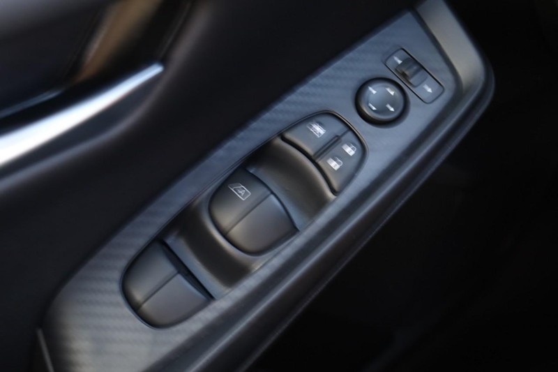 Nissan Sentra Vehicle Image 18