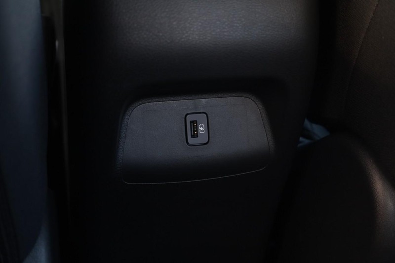 Nissan Sentra Vehicle Image 21