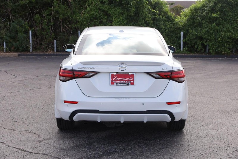 Nissan Sentra Vehicle Image 06