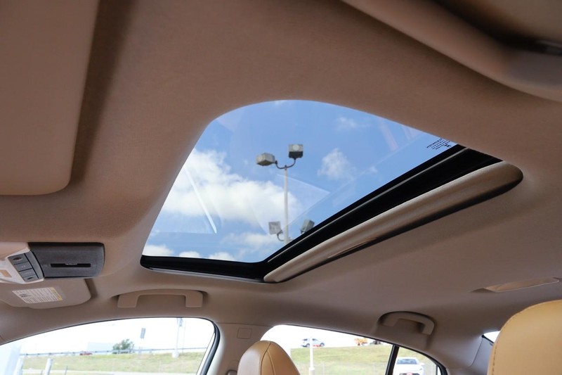 Nissan Sentra Vehicle Image 08