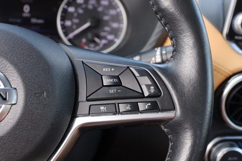 Nissan Sentra Vehicle Image 13