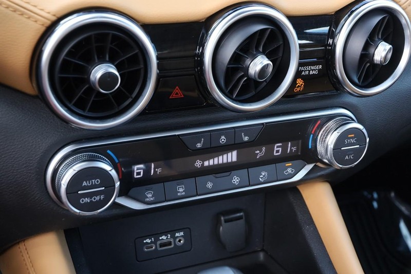 Nissan Sentra Vehicle Image 17