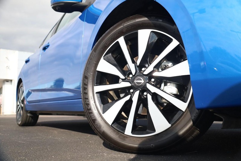Nissan Sentra Vehicle Image 03