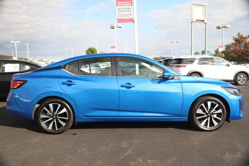 Nissan Sentra Vehicle Image 05