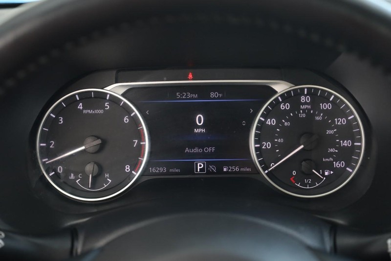 Nissan Sentra Vehicle Image 11