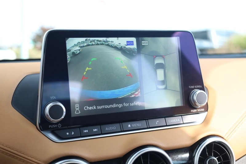 Nissan Sentra Vehicle Image 13
