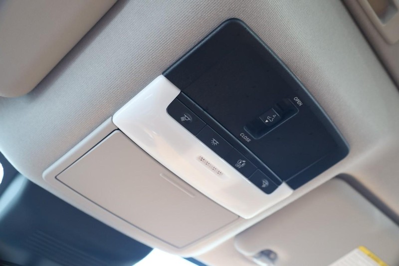 Nissan Sentra Vehicle Image 17