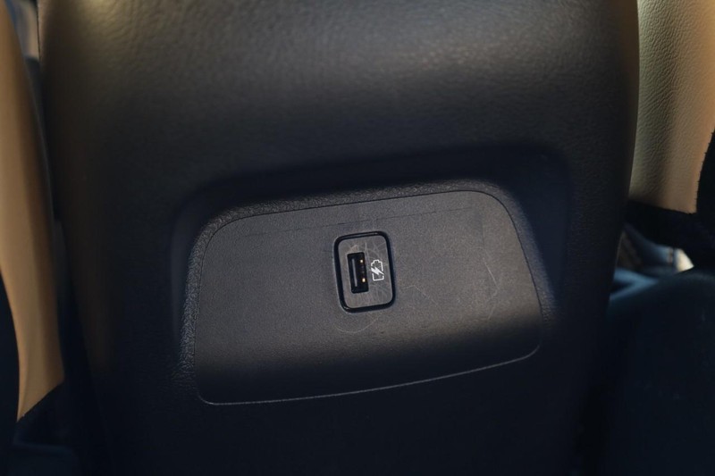 Nissan Sentra Vehicle Image 21