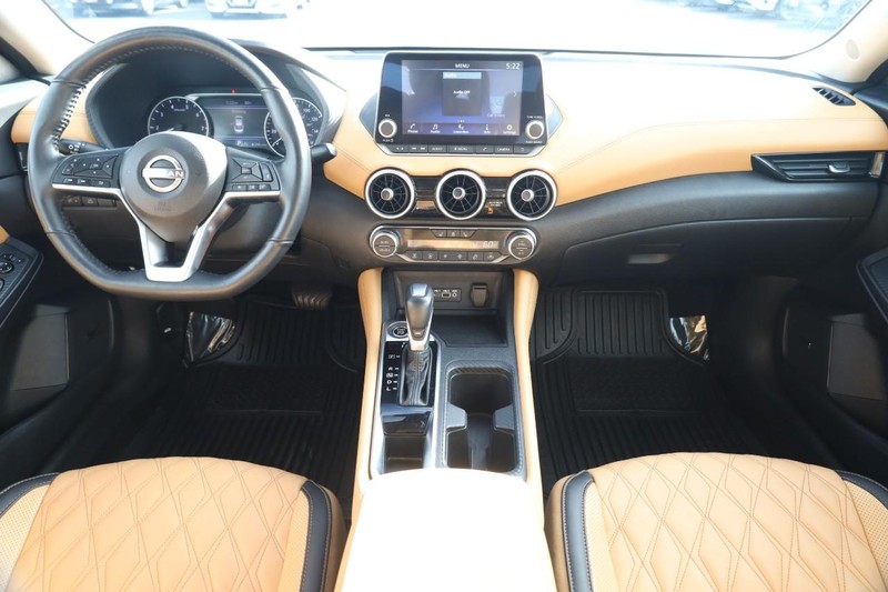 Nissan Sentra Vehicle Image 22